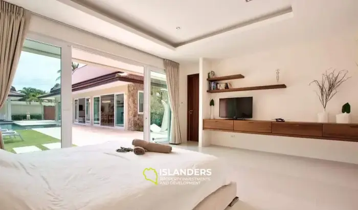 4 Bedrooms Pool Villa in Choeng Mon For Rent