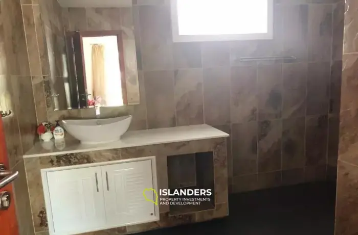 3 Bedrooms Pool Villa in Choeng Mon For Rent