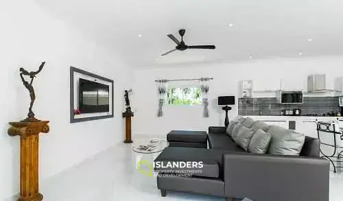 4 Bedrooms Pool Villa in Lamai For Rent