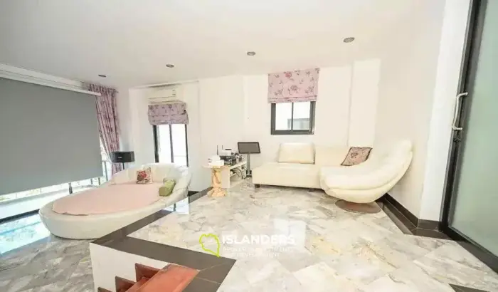 5 Bedrooms for Rent in Mae Nam, Samui