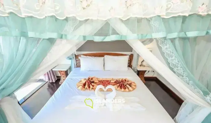 5 Bedrooms for Rent in Mae Nam, Samui