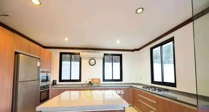 5 Bedrooms for Rent in Mae Nam, Samui