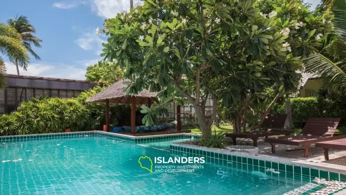 Villa avec terrasse sur le toit à louer près de la plage de Bangrak