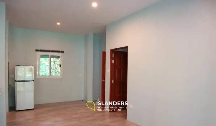Haus mit 2 Schlafzimmern und privatem Garten in Maret
