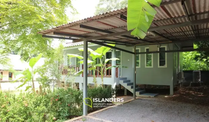 Haus mit 2 Schlafzimmern und privatem Garten in Maret