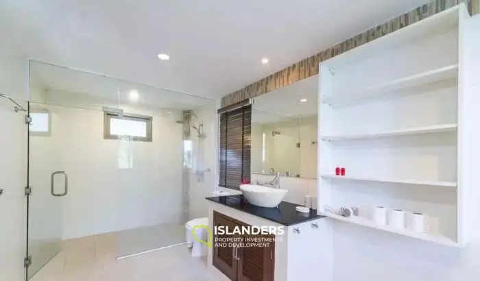 Вилла с 4 спальнями в аренду в Tropical Seaview Residence
