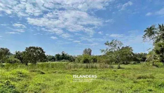 Beaucoup de terrain à vendre à Lipanoi