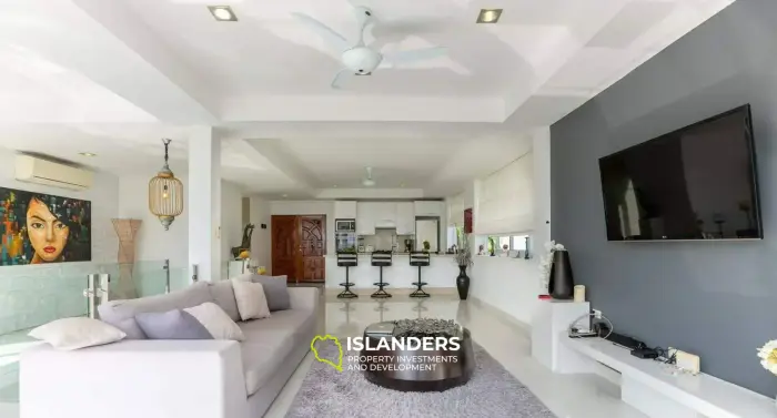 Modern 3-Bedroom Sea View Pool Villa in Chaweng