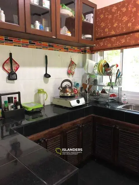 Jolie maison privée avec jardin et piscine. Région de Maduawan