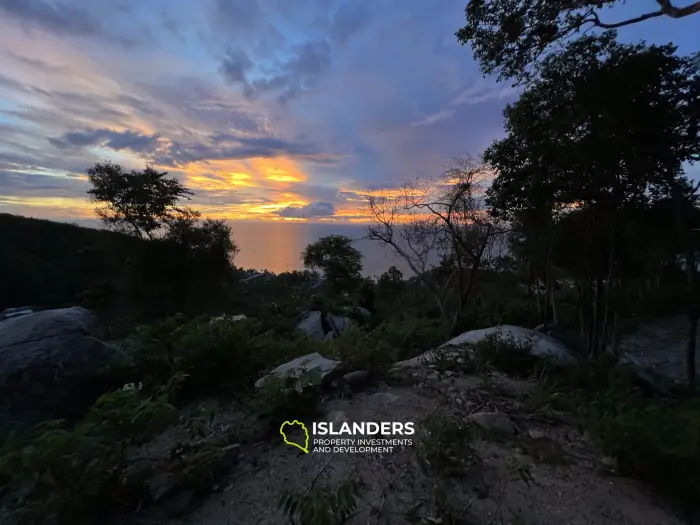 Terrain panoramique avec vue sur la mer au coucher du soleil sur Haad Yao 3.34 Rai