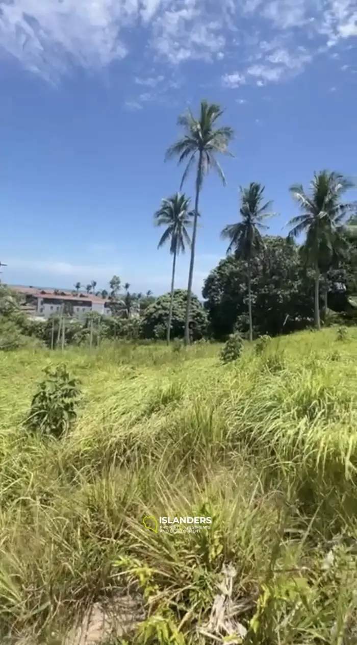 メーハードの美しい土地：海の景色とコ・マービーチへの近さ。
