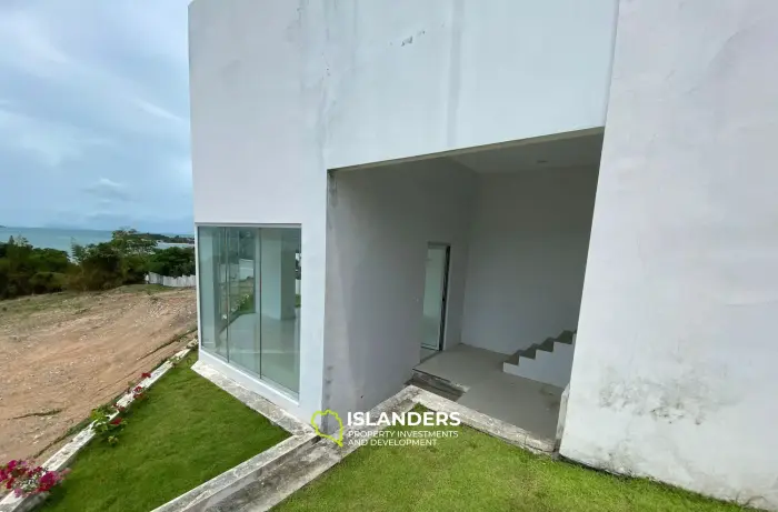 5 Bedrooms Sea View Villa for Sale in Plai Laem