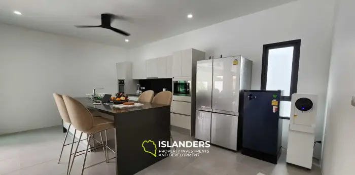 Quiet Oasis in Lamai Corner Villa on Large Land Plot for Sale