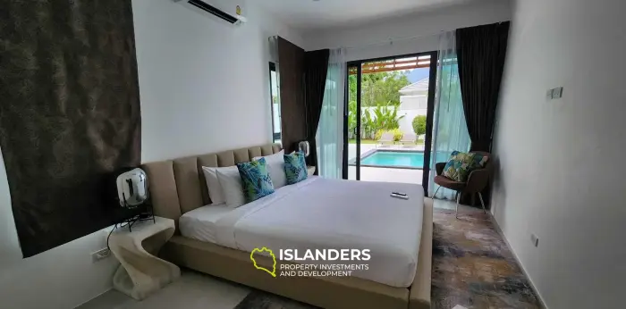 Quiet Oasis in Lamai Corner Villa on Large Land Plot for Sale