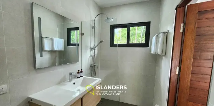 Quiet Oasis in Lamai Corner Villa on Large Land Plot for Sale