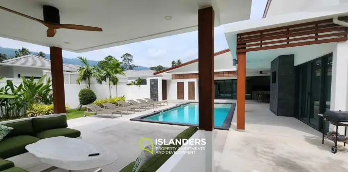 Quiet Oasis in Lamai Corner Villa on Large Land Plot for Sale
