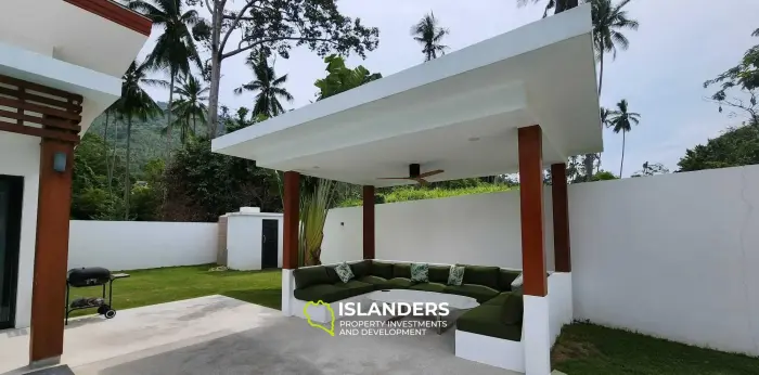 Quiet Oasis in Lamai Corner Villa on Large Land Plot for Sale