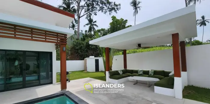Quiet Oasis in Lamai Corner Villa on Large Land Plot for Sale