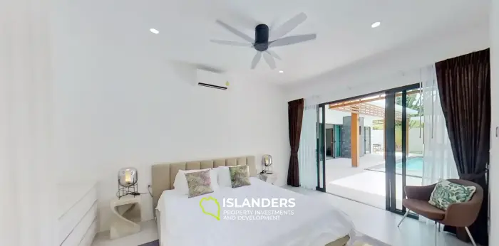 Quiet Oasis in Lamai Corner Villa on Large Land Plot for Sale