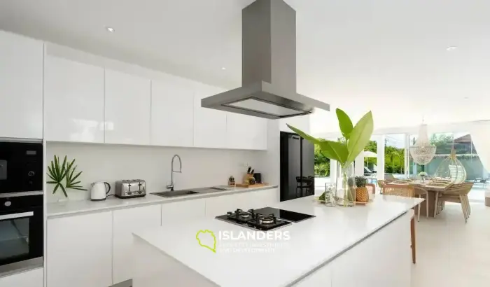 Вилла с 4 спальнями в аренду в Tongson Bay Villas