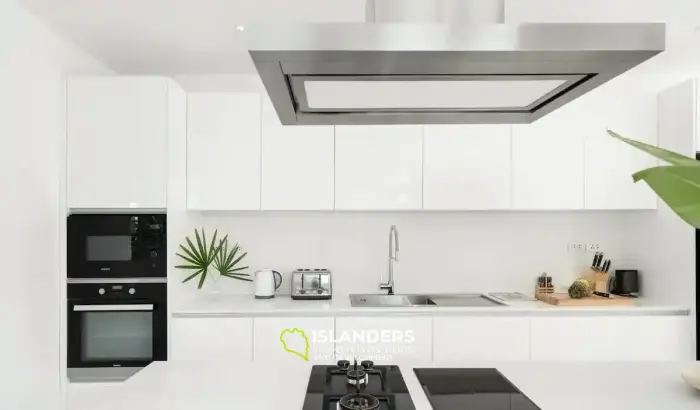 Вилла с 4 спальнями в аренду в Tongson Bay Villas