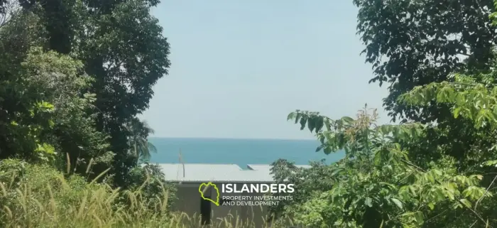 أرض مثالية مطلة على البحر للبناء في هاد ثيان ويست