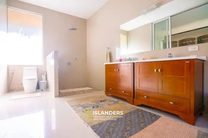 Elegant 3-Bedroom Villa in Ban Nai Suan