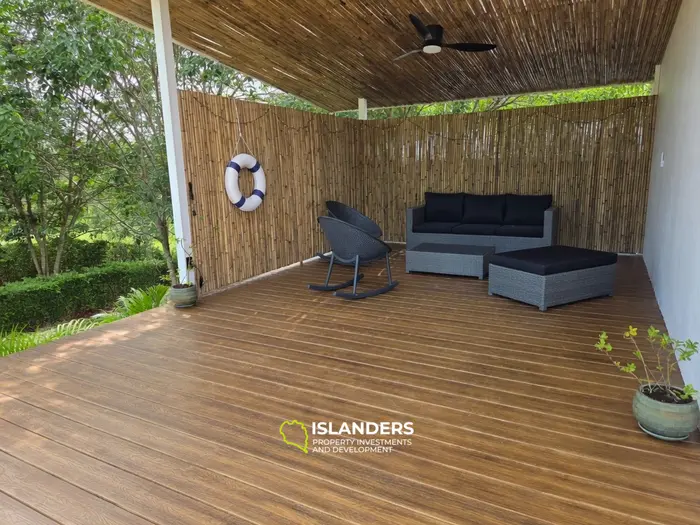 Villa moderne à Woktum : une vie de luxe avec une touche de paradis tropical !