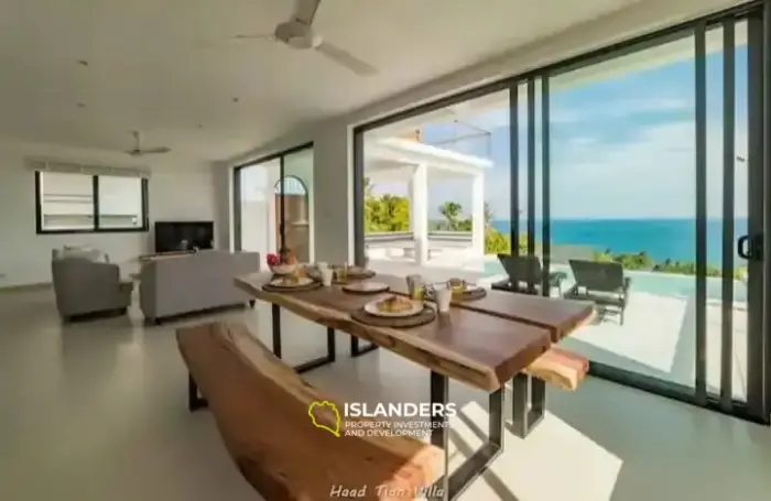 Poolvilla mit Meerblick – fußläufig zum Strand