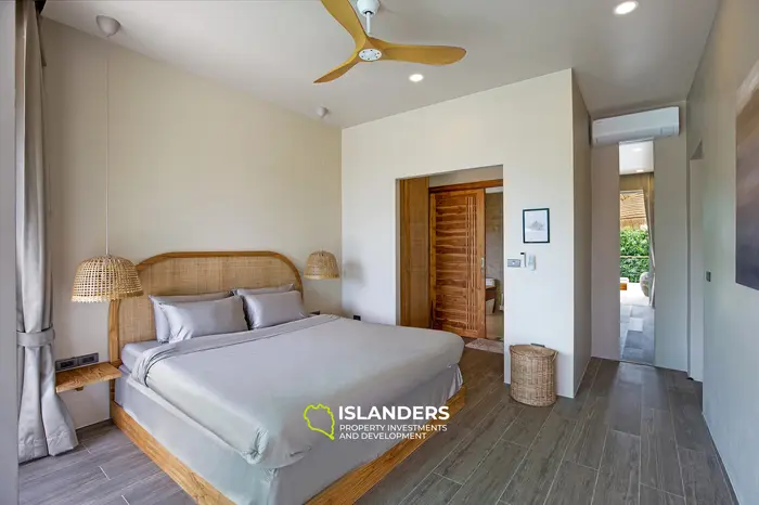 Luxuriöse 4-Schlafzimmer-Villa mit Meerblick in Chaloklum
