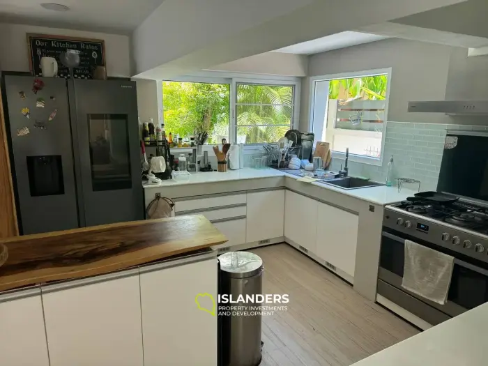 Villa 4BR prête à emménager à Baan Tai