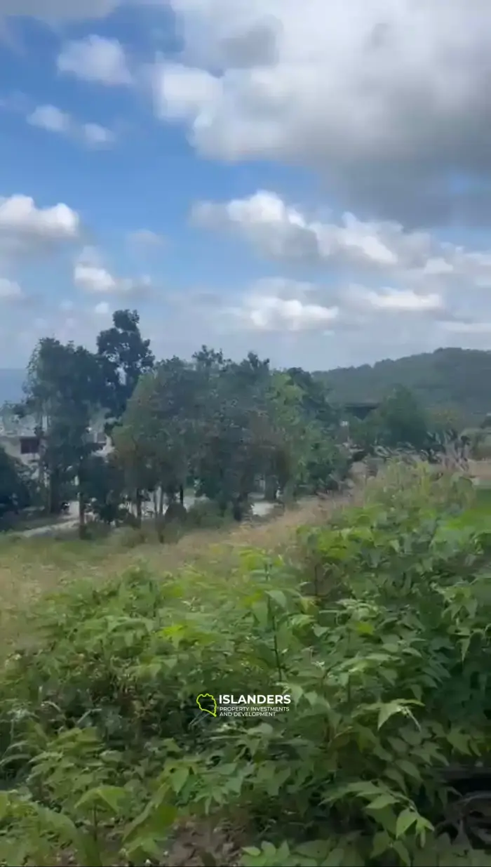 हाद सलाद में समुद्र के नज़ारे वाली ज़मीन