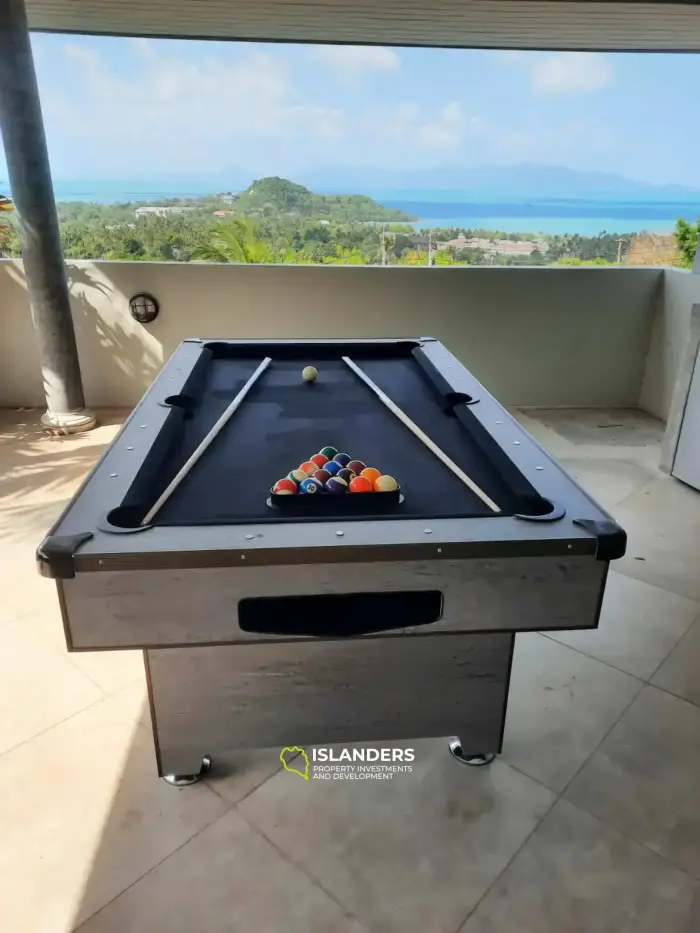 Villa avec piscine de 4 chambres et vue sur la mer