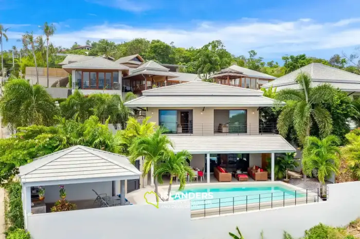Villa avec piscine de 4 chambres et vue sur la mer