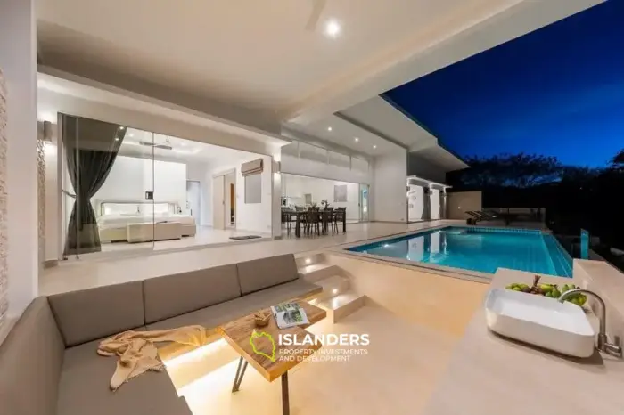 Villa avec piscine de 3 chambres dans un excellent emplacement