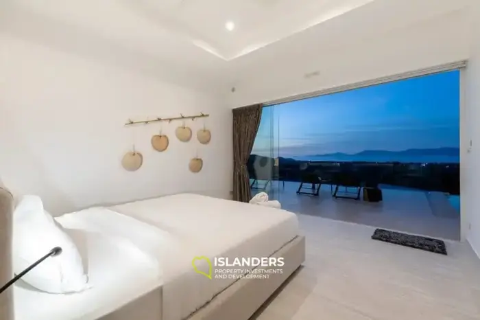 Villa avec piscine de 3 chambres dans un excellent emplacement