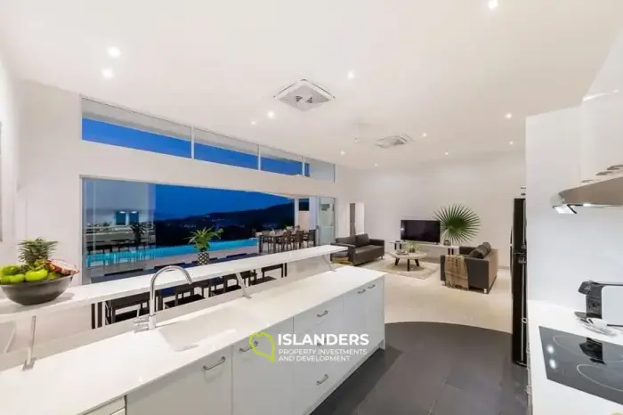 Villa avec piscine de 3 chambres dans un excellent emplacement