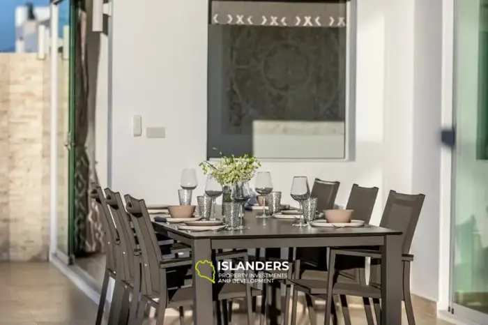Villa avec piscine de 3 chambres dans un excellent emplacement