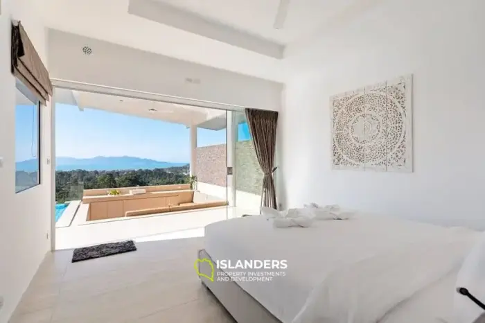 Villa avec piscine de 3 chambres dans un excellent emplacement