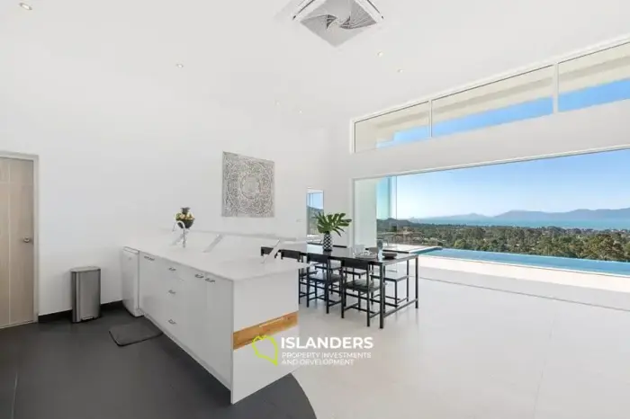 Villa avec piscine de 3 chambres dans un excellent emplacement