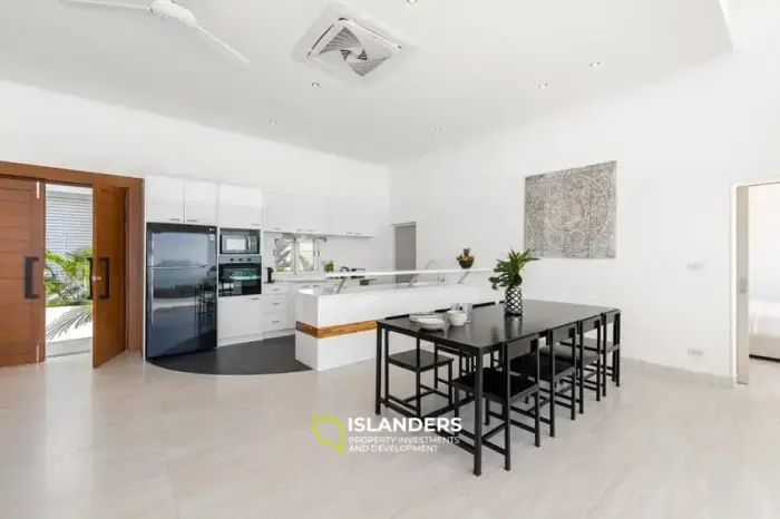 Villa avec piscine de 3 chambres dans un excellent emplacement