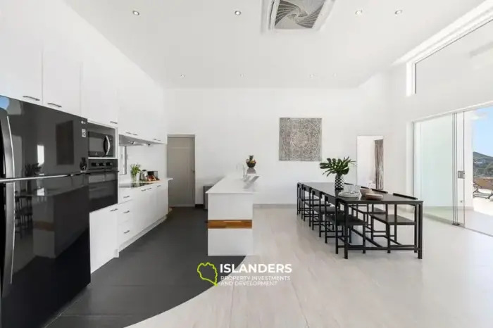 Villa avec piscine de 3 chambres dans un excellent emplacement