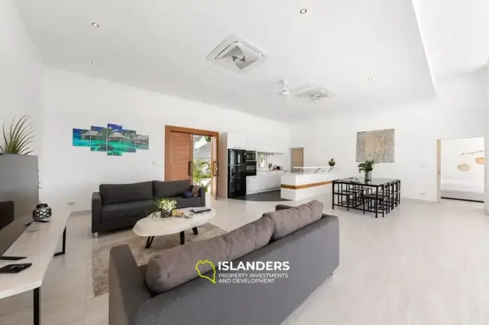 Villa avec piscine de 3 chambres dans un excellent emplacement
