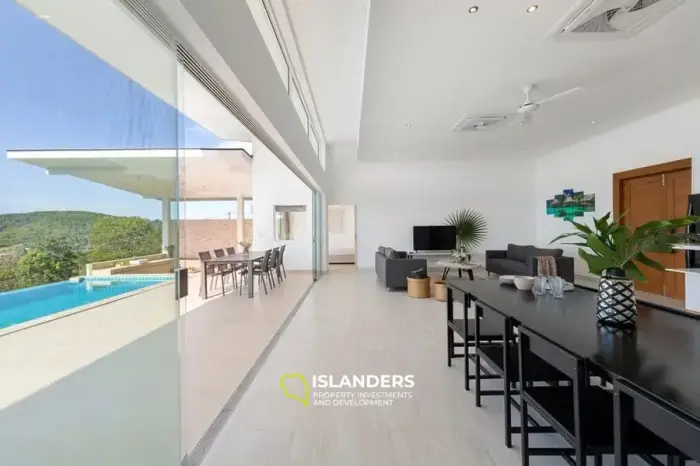 Villa avec piscine de 3 chambres dans un excellent emplacement