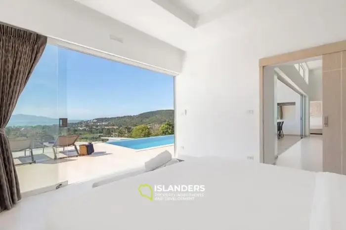 Villa avec piscine de 3 chambres dans un excellent emplacement