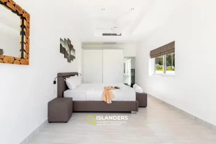 Villa avec piscine de 3 chambres dans un excellent emplacement