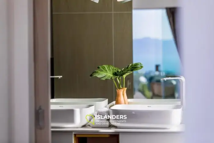 Villa avec piscine de 3 chambres dans un excellent emplacement