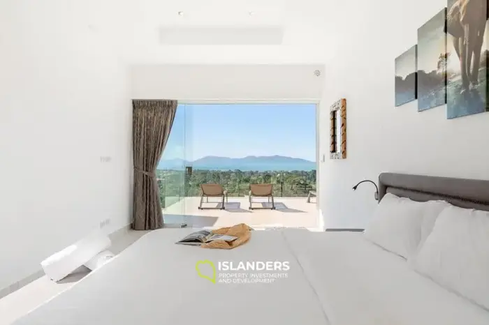Villa avec piscine de 3 chambres dans un excellent emplacement