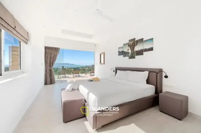 Villa avec piscine de 3 chambres dans un excellent emplacement