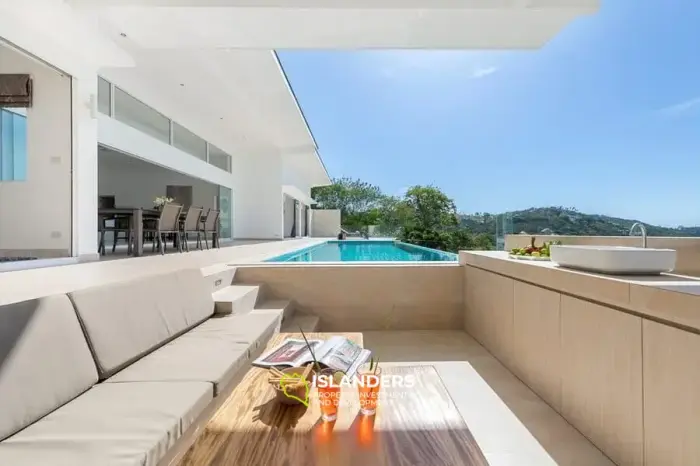 Villa avec piscine de 3 chambres dans un excellent emplacement